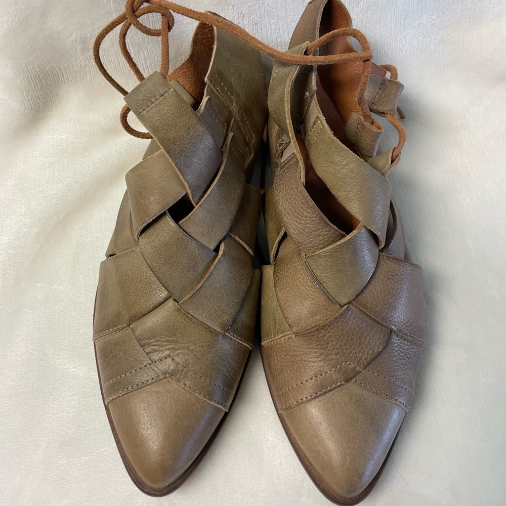 Free People / Woven Leather Flats
